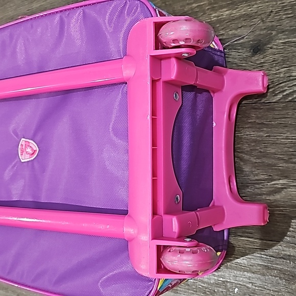 DreamWorks Trolls kids suitcase with wheels - Picture 7 of 9